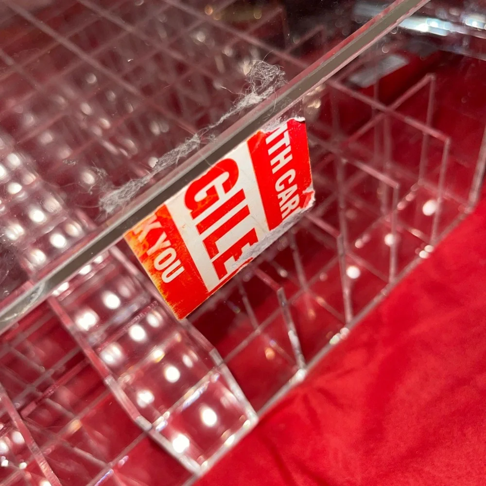 120grid acrylic lipstick holder